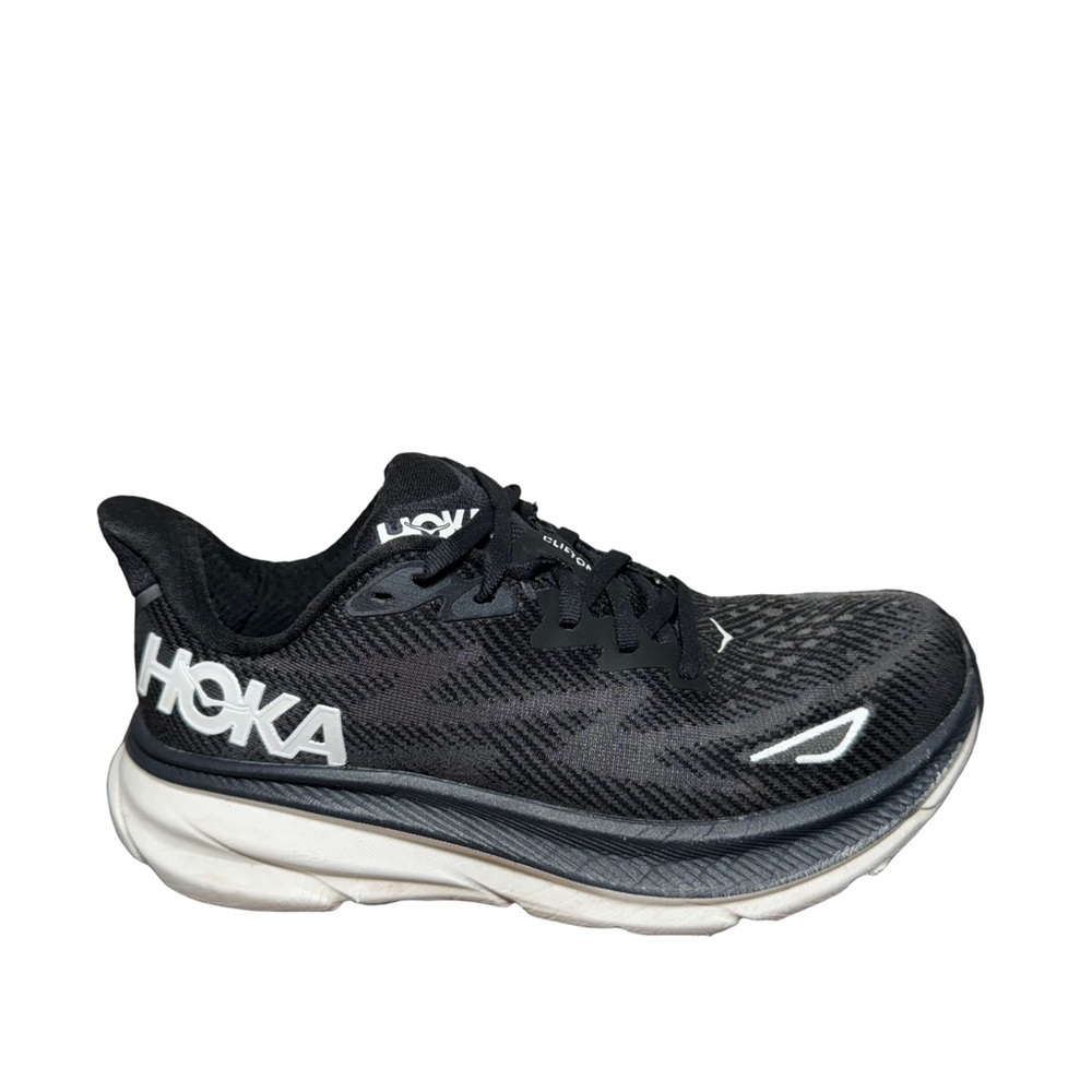 Women’s Hoka Clifton 9 Black and White Athletic Sneakers size 7B